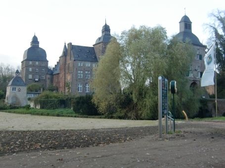 Korschenbroich : Myllendonker Straße, Schloss Myllendonk